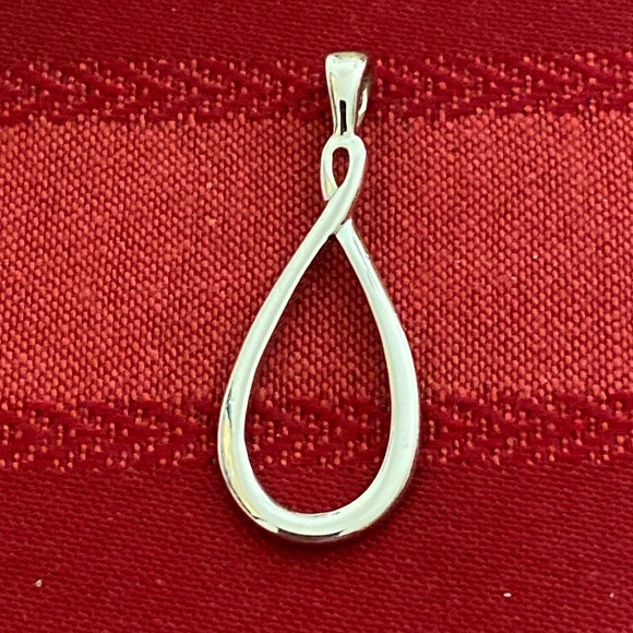 5/$10❤️❤️❤️Vintage 90s Infinity Tear Drop Pendant - Picture 1 of 3